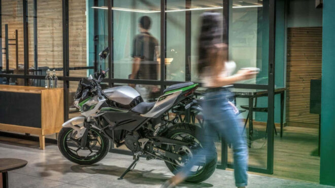 Kawasaki yeni elektrikli motosiklet modellerini tanıttı LOG