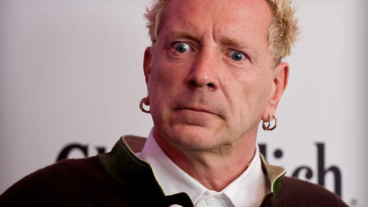 Eski Sex Pistols vokali John Lydon uygulama bağımlısı çıktı!