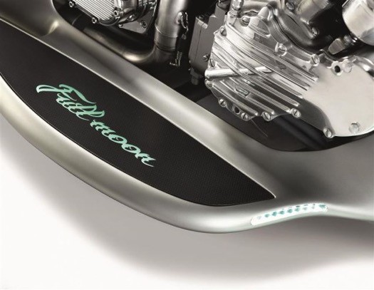 akrapovic, full moon