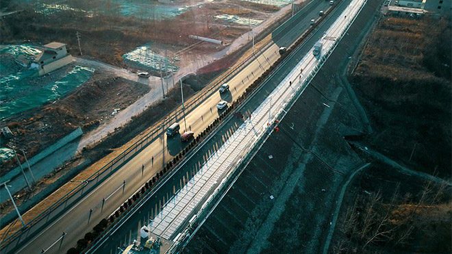 Çin güneş enerjili yol