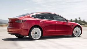 Tesla Model 3 Performans Versiyonu