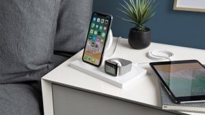 Apple Watch iPhone Belkin Boost Up