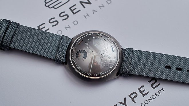 Ressence Type 2 akıllı saat