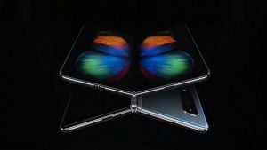 katlanabilir telefon Samsung Galaxy Fold Huawei Mate X