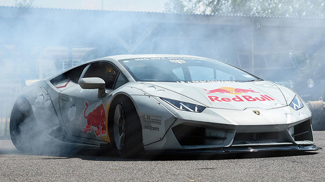 Lamborghini Huracan drift