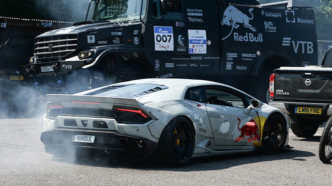 Lamborghini Huracan drift