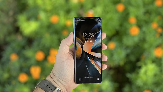 Samsung Galaxy Z Fold 4