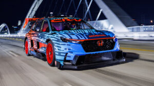 Honda CR-V Hybrid Racer