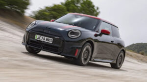 John Cooper Works Electric ve John Cooper Works Aceman