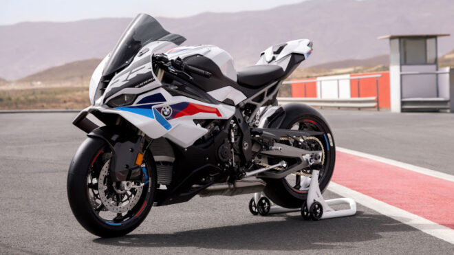 BMW Motorrad güncellenen Superbike ve Hyper Naked modellerini tanıttı